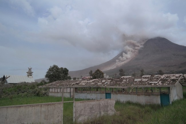 Mount Sinabung Eruption (photo : ANTARA)