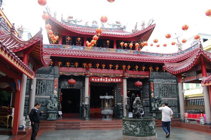 Hoo Ann Kiong Temple, Selat Panjang, Riau Province, Indonesia (photo : Wikipedia)