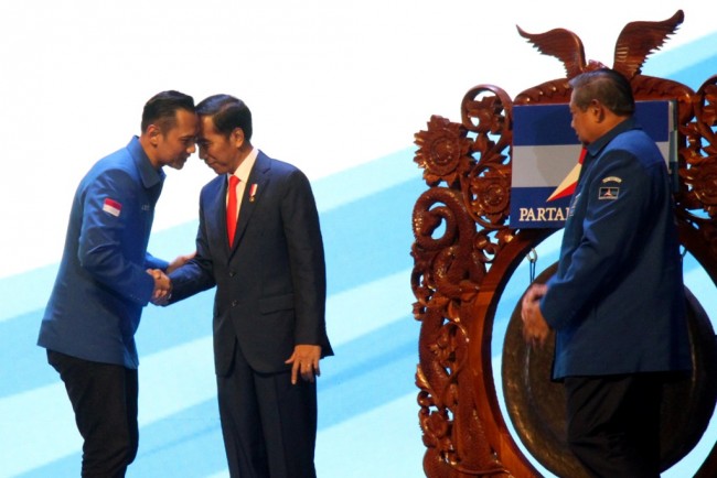 民主党暗示将 2019 年总统大选支持佐科威