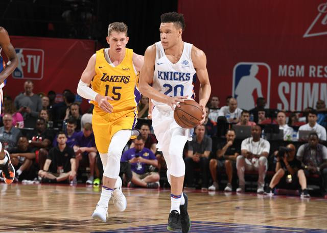 NBA 夏季赛 : 湖人 109-92 击败尼克斯