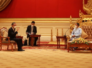 缅甸总统温敏会见中国外长王毅
