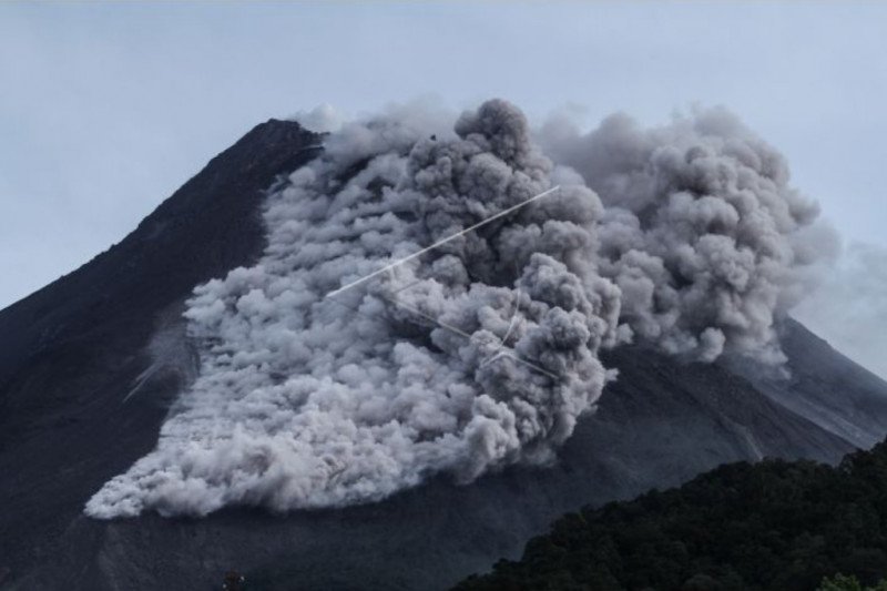 Mount Merapi has erupted again. (photo : ANTARA)