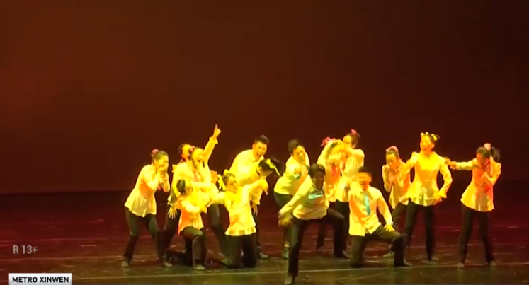 A dance ensemble made up with hearing impaired dancers impressed Shanghai audience. (photo : Metro Xinwen)