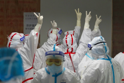 全球累计新冠确诊病例逾万例