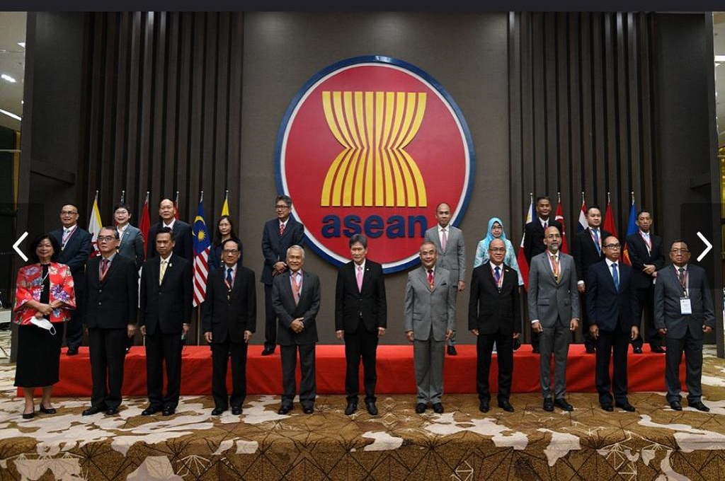 ASEAN officials at the ASEAN secretariat building in Jakarta. (Photo : Ministry of Foreign Affairs of Indonesia)