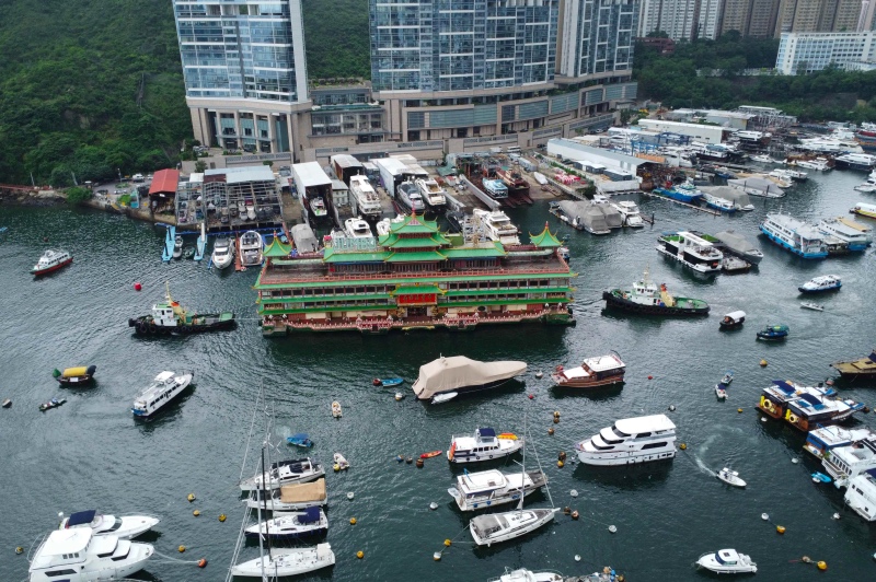 Hong Kong Jumbo Floating Restaurant. (photo : AFP)