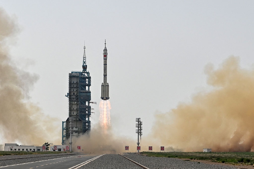  Shenzhou-16. (AFP PHOTO/Hector Retamal)