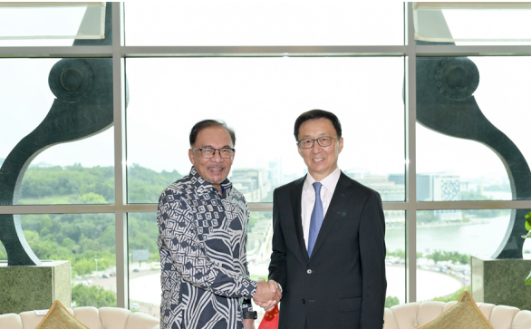 China Vice President Han Zheng Meets with Prime Minister of Malaysia Anwar Ibrahim. (photo : Xinhua)