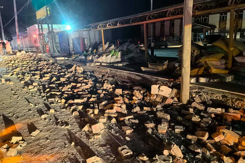 A magnitude 7.1 earthquake in a remote part of Xinjiang, China. (photo : AFP PHOTO/CNS)