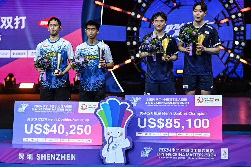 Sabar Karyaman Gutama/Moh Reza Pahlevi Isfahani  as runners-up at the 2024 BWF Super 750 China Masters tournament in Shenzhen. Photo : AFP