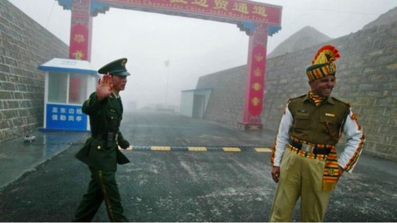 Chinese and Indian troops in the border region of the two countries. Photo: AFP