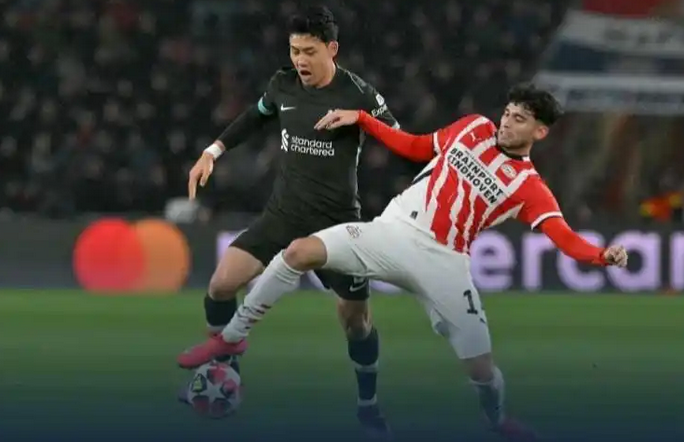 PSV Eindhoven vs Liverpool. Photo : zhibo8.com