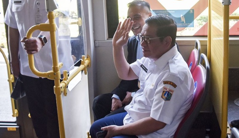 Governor of Jakarta Pramono Anung Takes Public Transportation. Photo : ANTARA