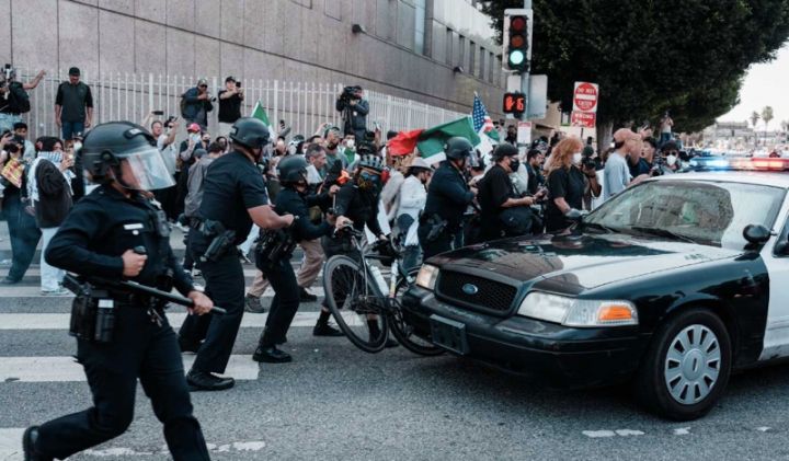 美国洛杉矶抓捕非法移民引爆冲突。图片：纽约时报