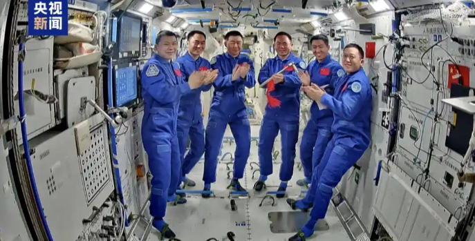 神舟二十号与神舟二十一号乘组完成在轨交接