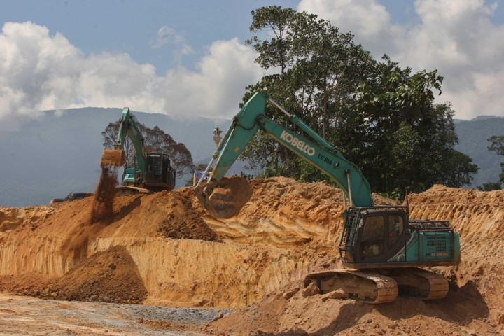 普拉博沃下令加强力度打击非法采矿 