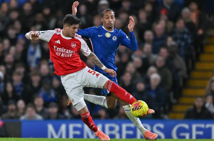 英超：十人切尔西1-1阿森纳