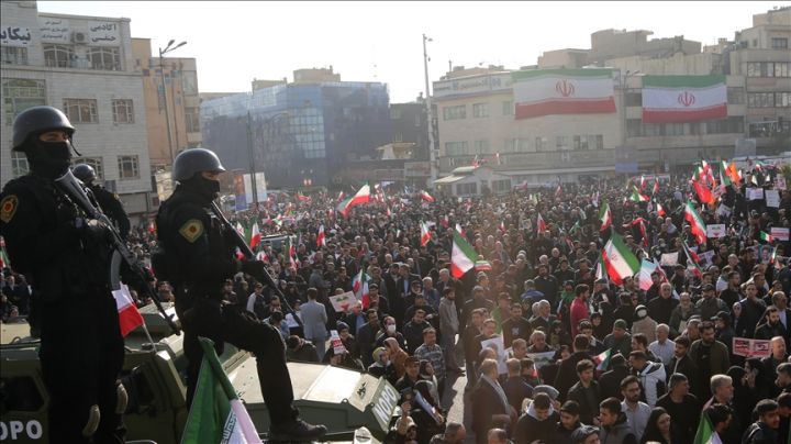 美国命令公民离开伊朗