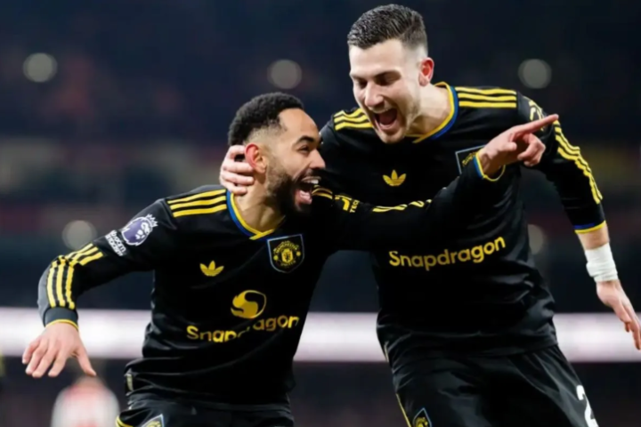 英超：曼联3-2送阿森纳主场首败 