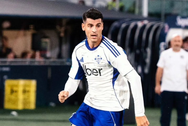 科莫vs佛罗伦萨。图片：科莫X平台