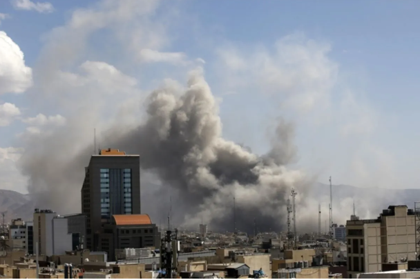 美国和以色列袭击伊朗。图片：安塔拉通讯社/阿纳多卢通讯社