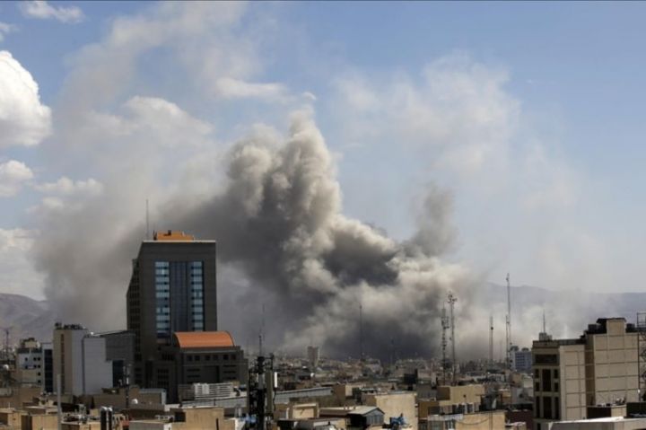 美国和以色列袭击伊朗。图片：安塔拉通讯社/阿纳多卢通讯社