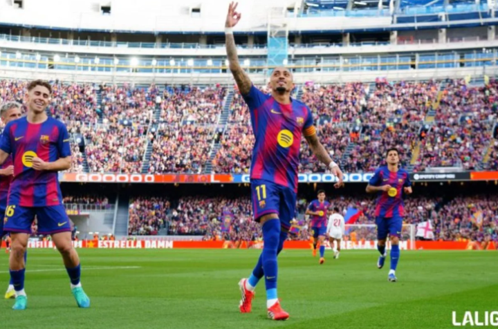 西甲：巴萨5-2塞维4连胜 