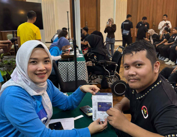 政府向东盟残运会获奖运动员发放奖金