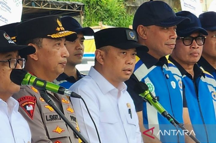 交通部长杜迪。