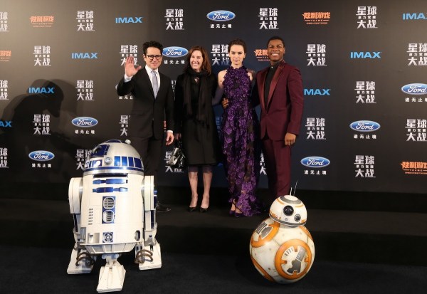 《星球大战 7 》中国票房达到 3300 万美元