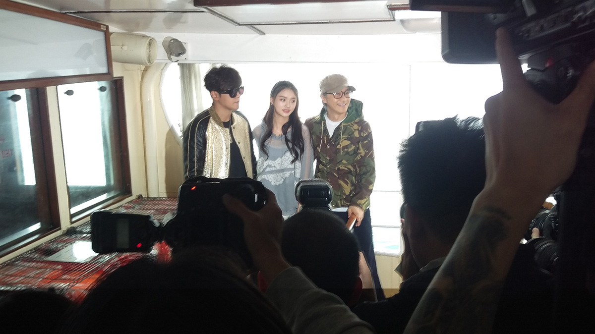 周星驰为电影《美人鱼》作宣传