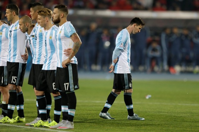 巴萨全队支持梅西退出阿根廷 
