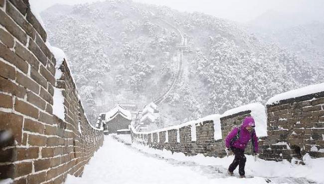 中国北京雾霾天降雪   当局提醒 “雪脏”