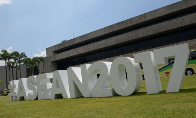 中国-东盟达成  ”南海行为准则“  框架 