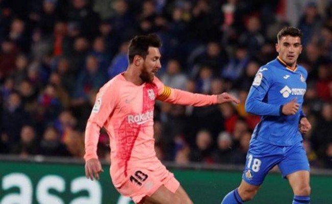 西甲第18轮 ：  皇马不敌皇家社会     巴萨战胜赫塔菲