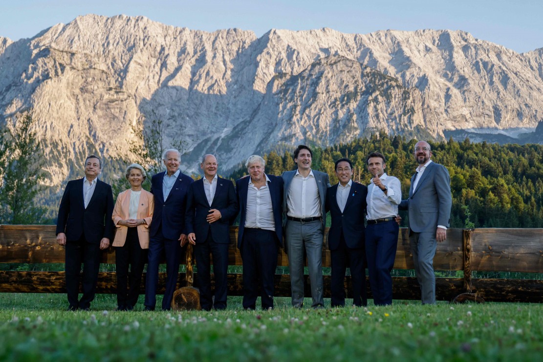 G7领导人在德国峰会相识合影