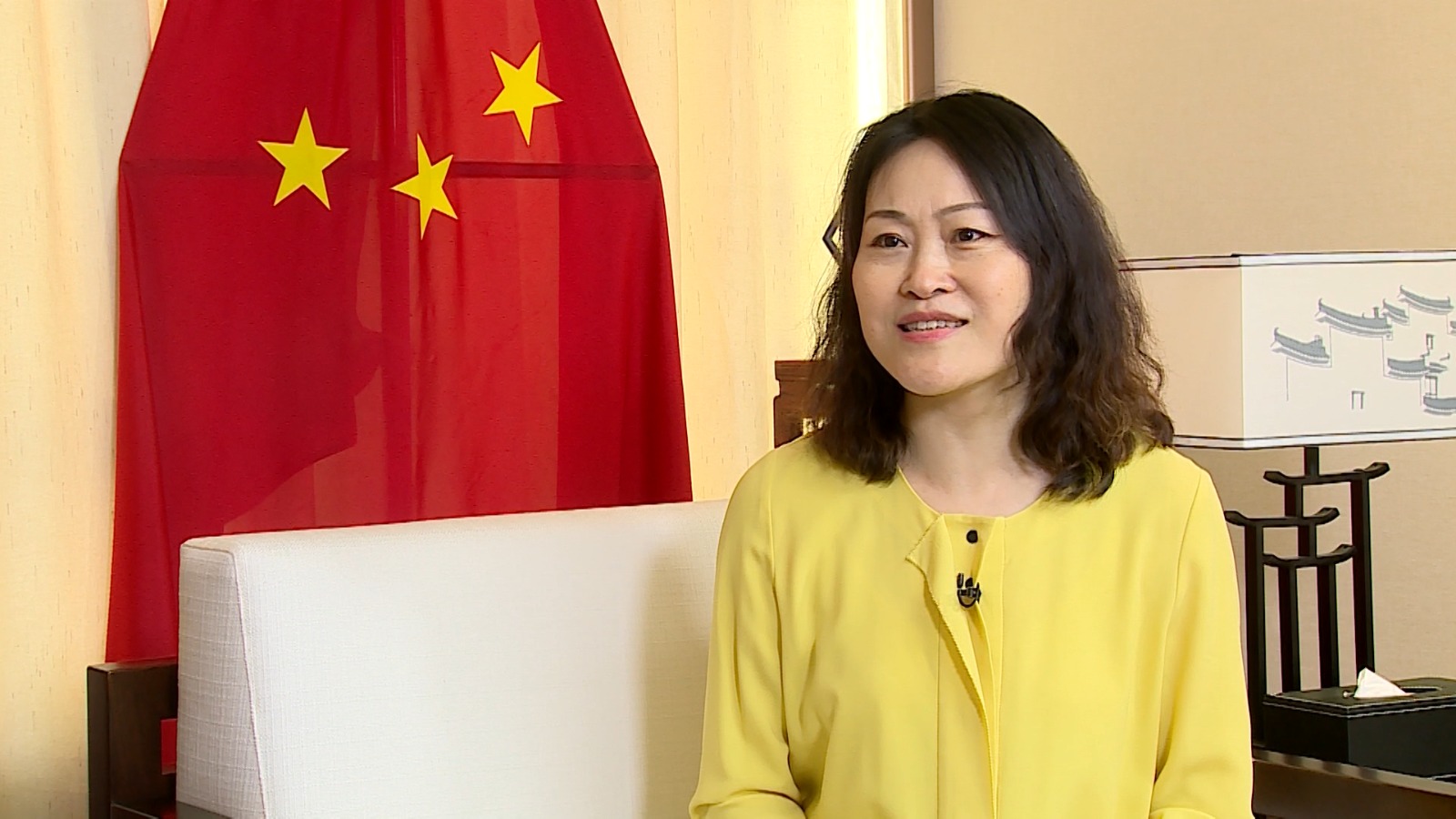 中国驻东盟大使候艳琪接受美都新闻专访 