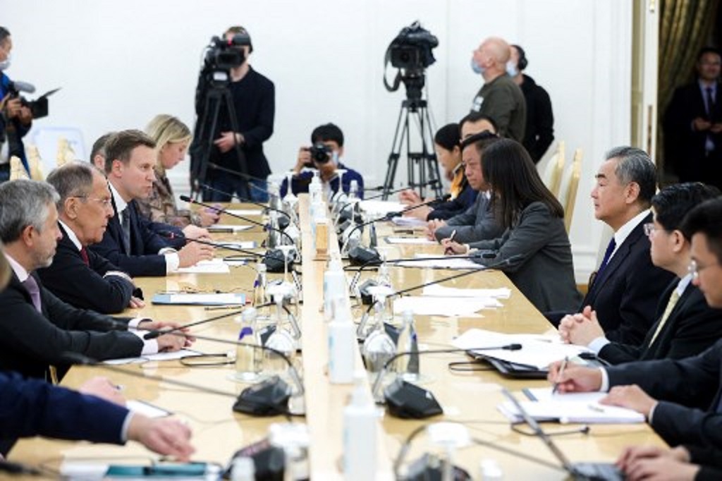 中国外长王毅会见俄罗斯外长拉夫罗夫