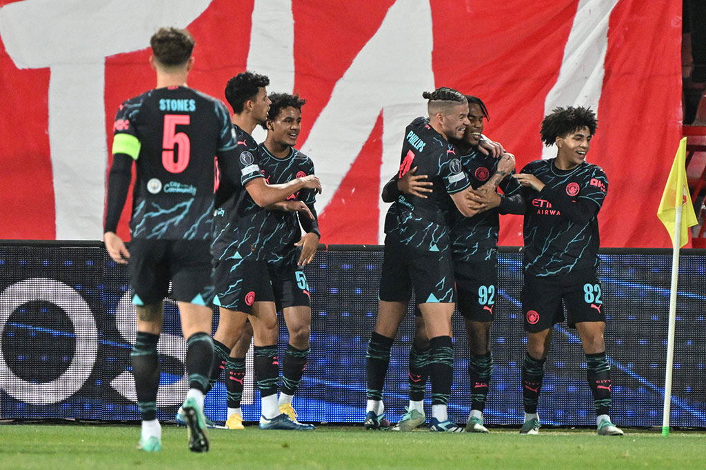 欧冠：巴黎1-1多特携手出线，曼城头名小组出线 