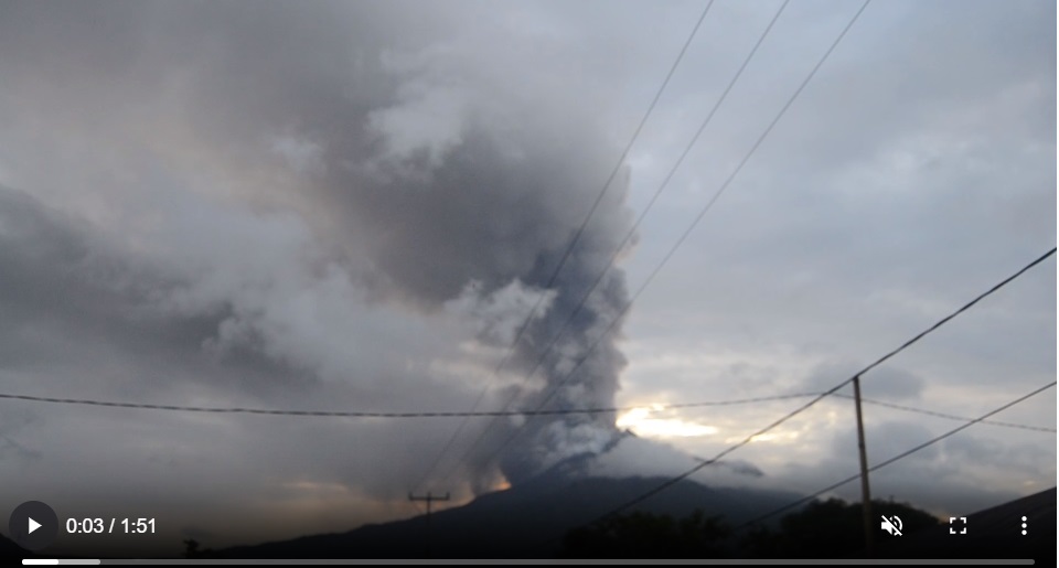 勒沃托比火山喷发火山灰柱高度达700米 