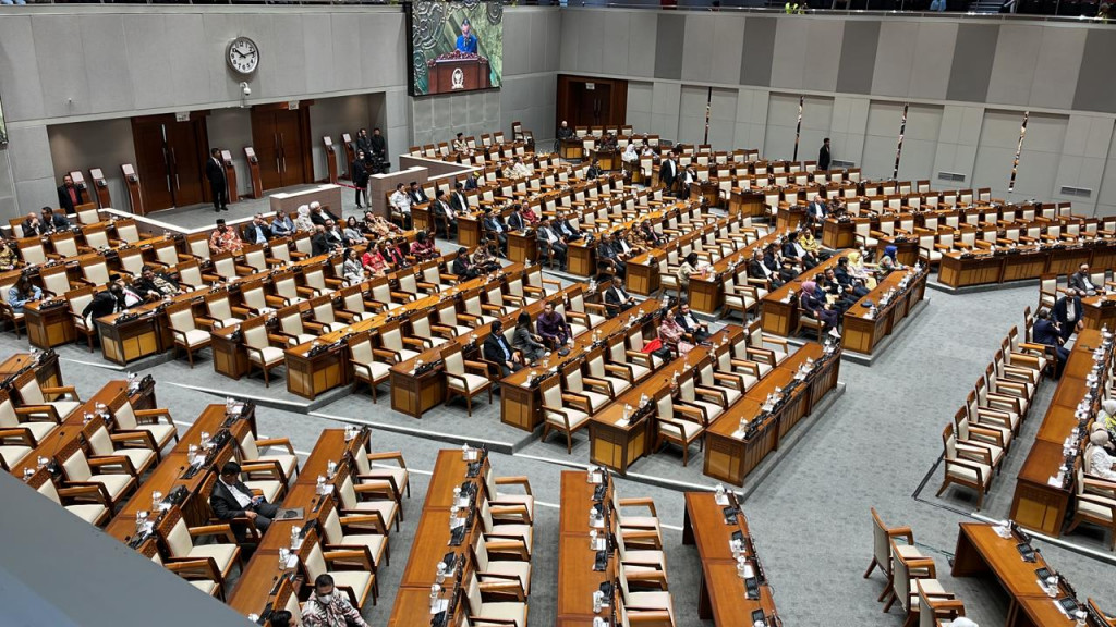 国会举行2023-24年第四届会议，议长普安缺席