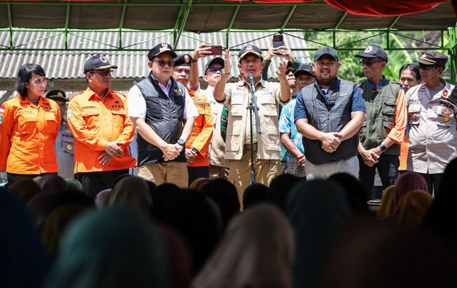 政府为锦石县灾后恢复重建提供财政支持 