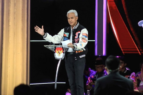 甘查尔宣布成为新政府反对派 