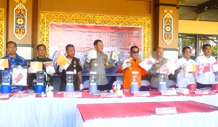 南加里曼丹警方进行毒品销毁活动 