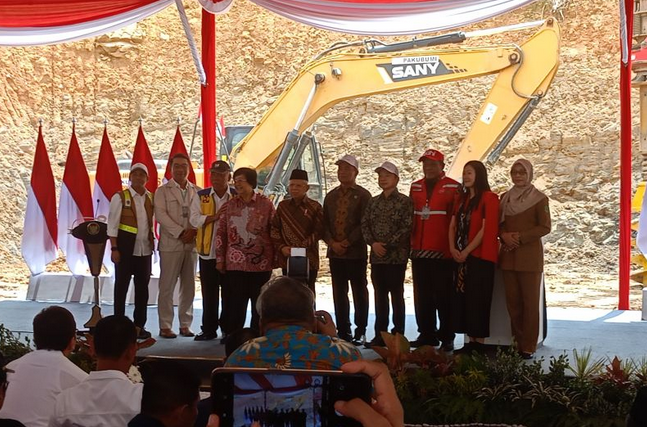 马鲁夫主持新首都副总统府建设项目奠基仪式