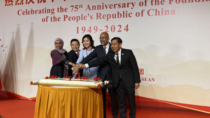 中国驻东盟使团举办庆祝中华人民共和国成立75周年招待会