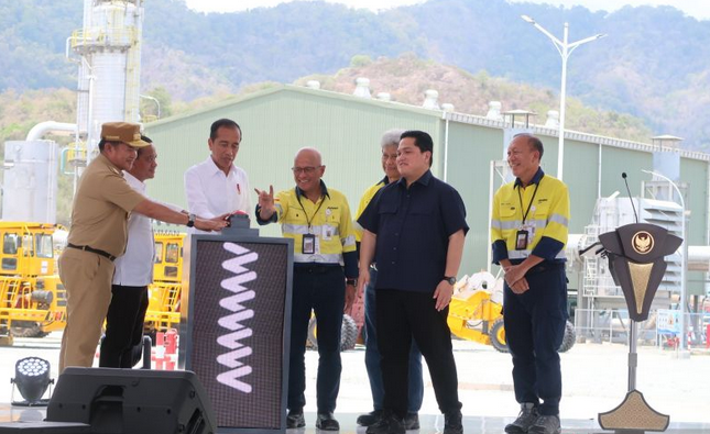 佐科威主持安曼矿业公司铜冶炼厂落成仪式  