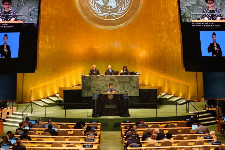 蕾特诺出席联合国未来峰会 