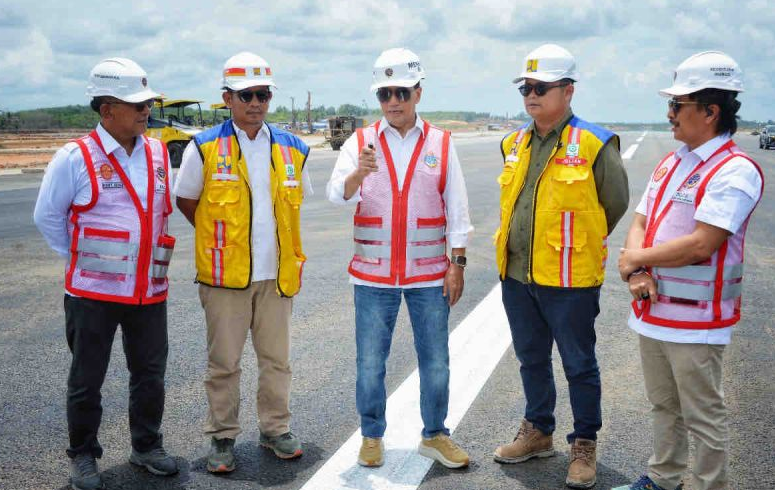  交通部长：新首都机场已做好大型飞机起降试验准备 