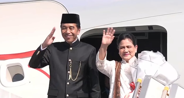 佐科威卸任当天在空军战机监护下回梭罗